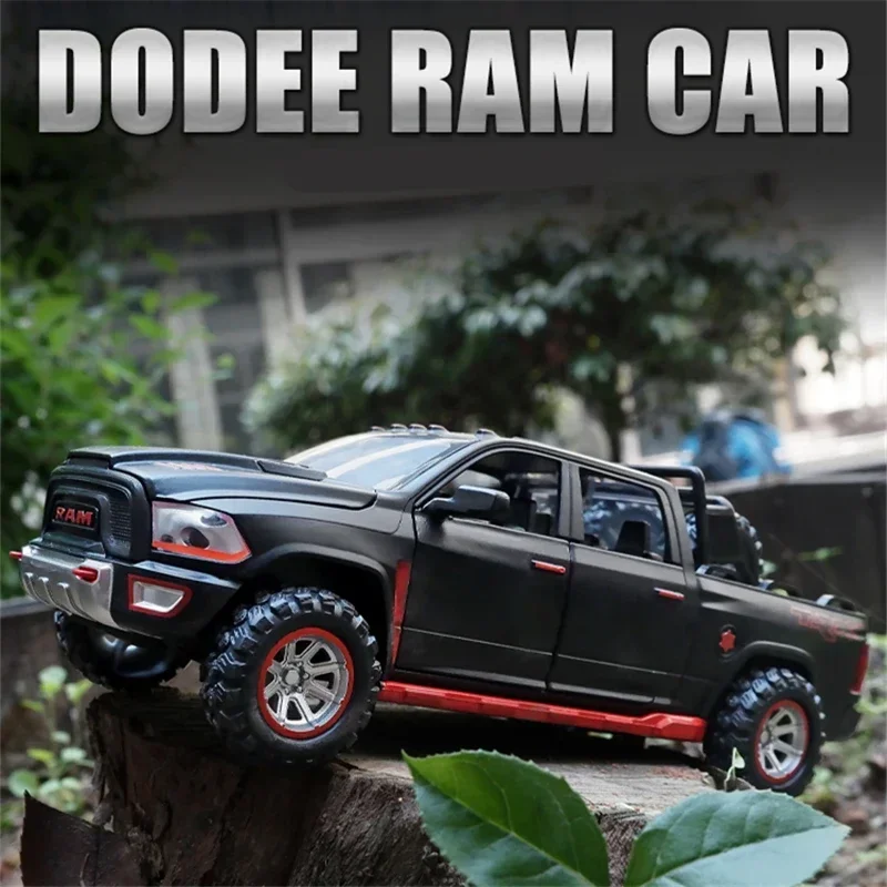 Dodge-Modèle de voiture en alliage moulé sous pression, véhicules tout-terrain, simulation sonore et lumineuse, cadeau jouet pour enfants, RAM TRX