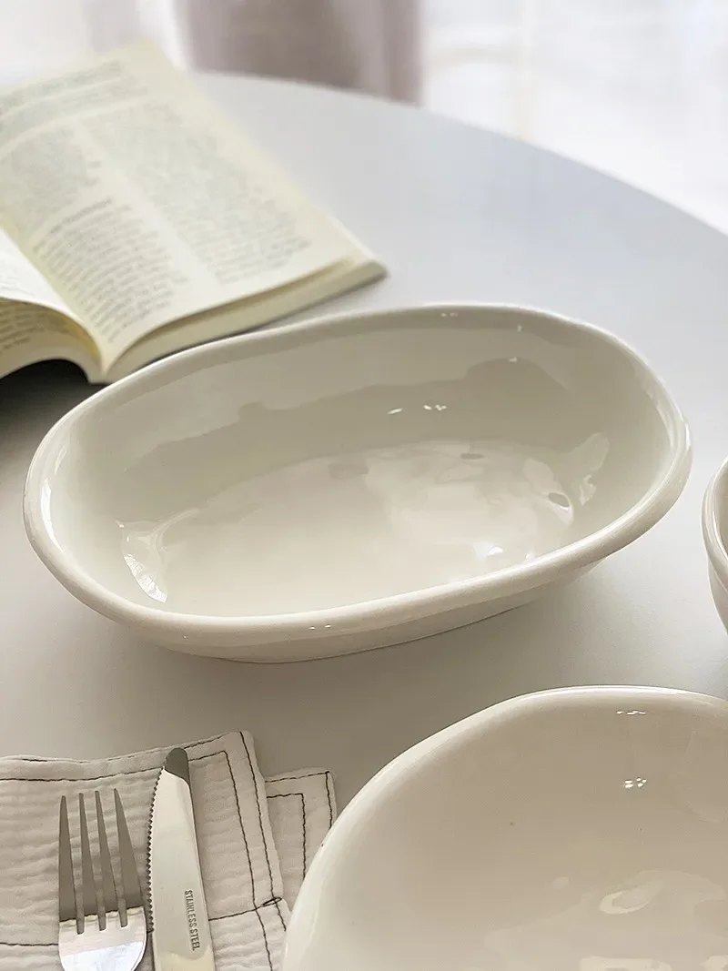 Anmuli Nordic Minimalist Handmade Irregular Pure White Ceramic Oval Deep Dish Plate Dining Plate Deep Dish Porcelain Plate