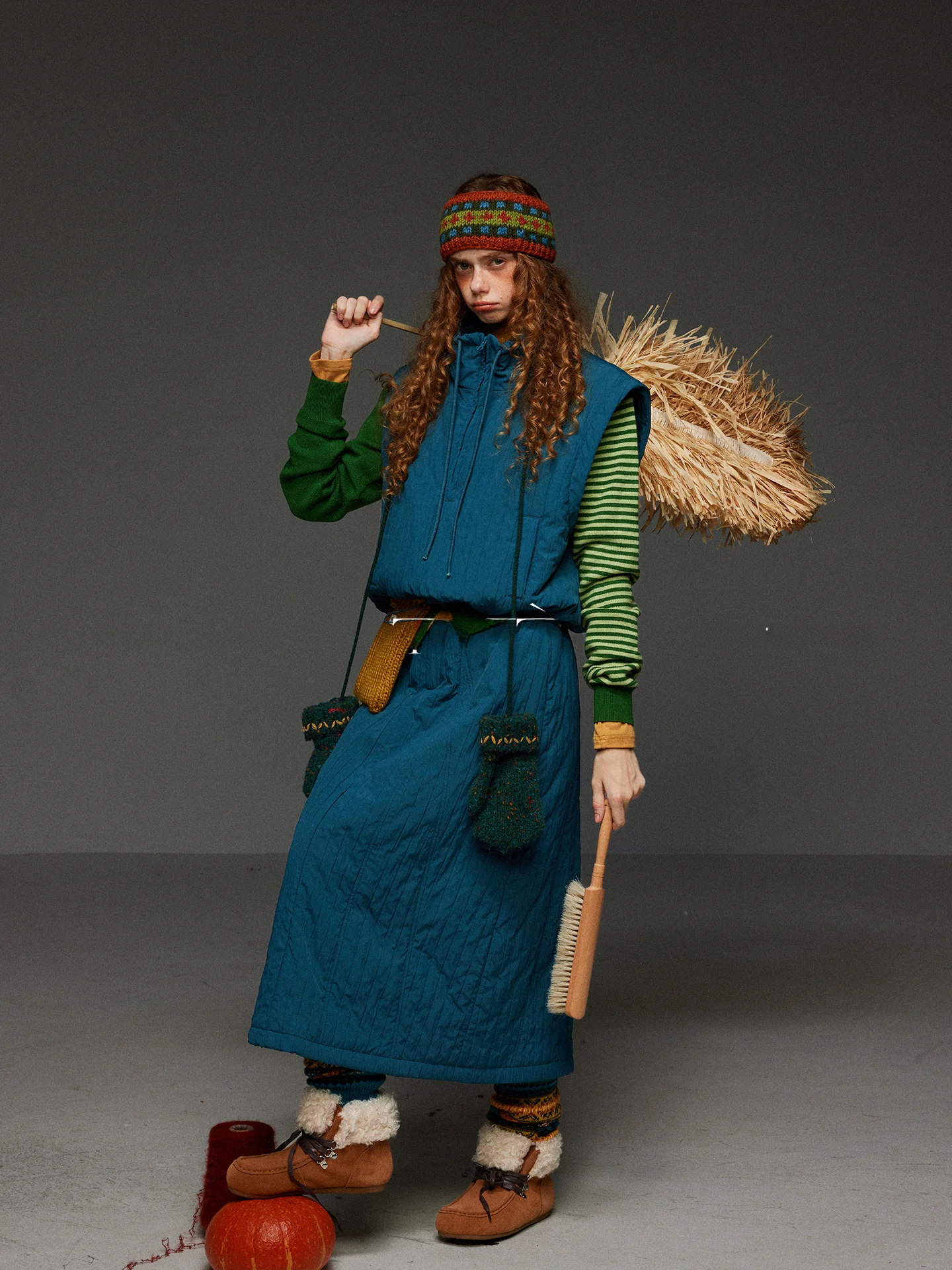 

TNIT Retro Blue Quilted Cotton Warm Svel Vest Women's Autumn Winter Design Layering Versatile Cotton Top