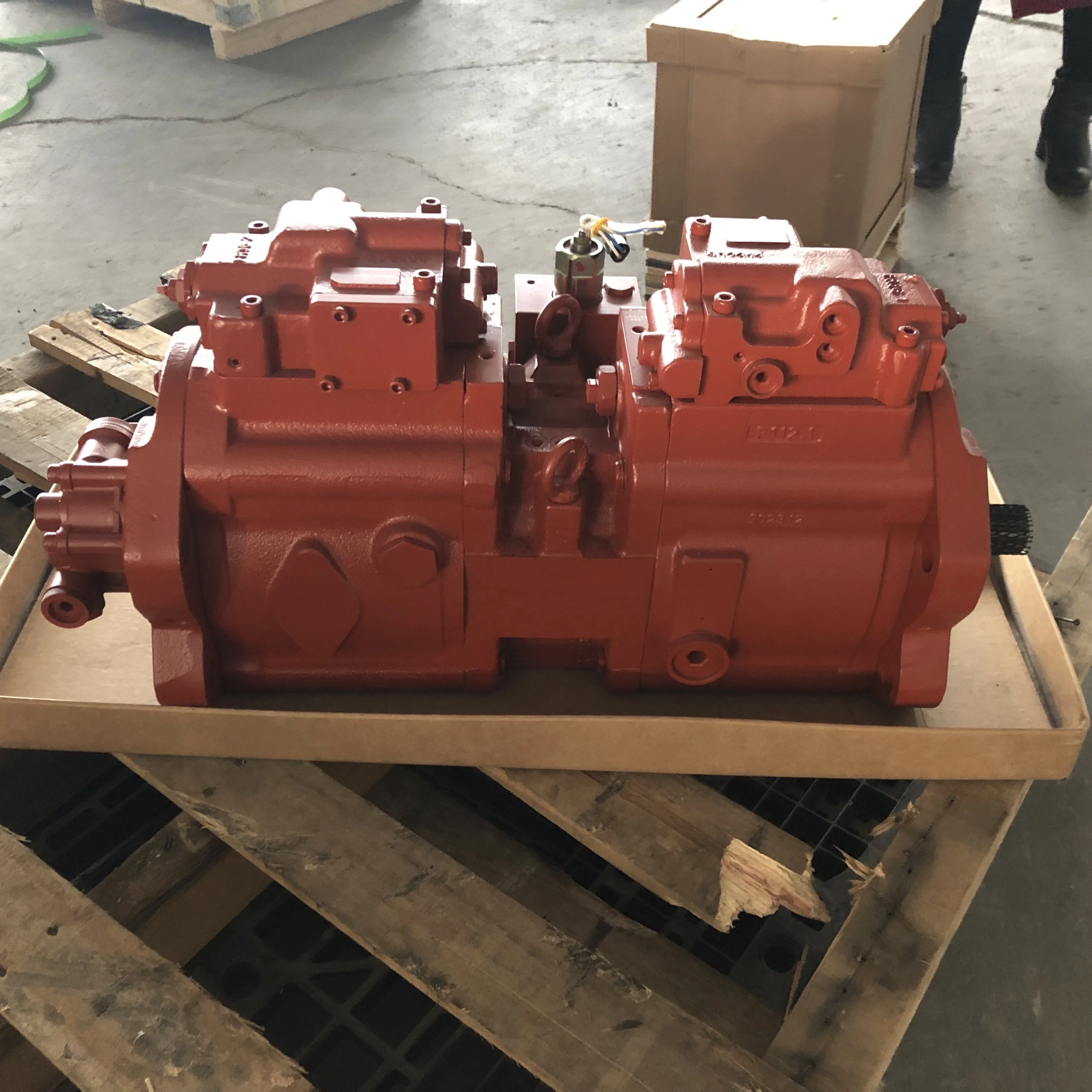 Pompa idraulica R215-7 Pompa principale K3v112dt R215-7