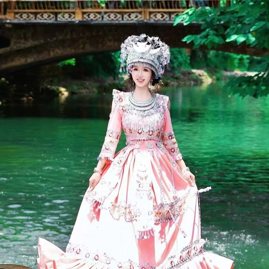 

Розовый костюм в национальном стиле Хмонг, женская традиционная китайская одежда, весенне-летний костюм для пляжных вечеринок и танцев, наряды на Хэллоуин