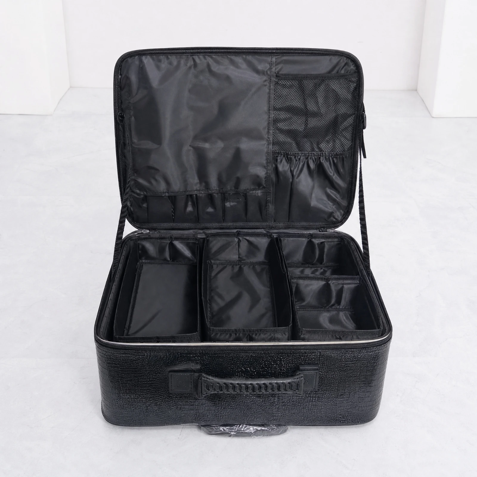 rolling-organizer-portable-wheeled-cosmetic-organizer-with-interior-compartments-makeup-train-case-sturdy-for-nail-technicians