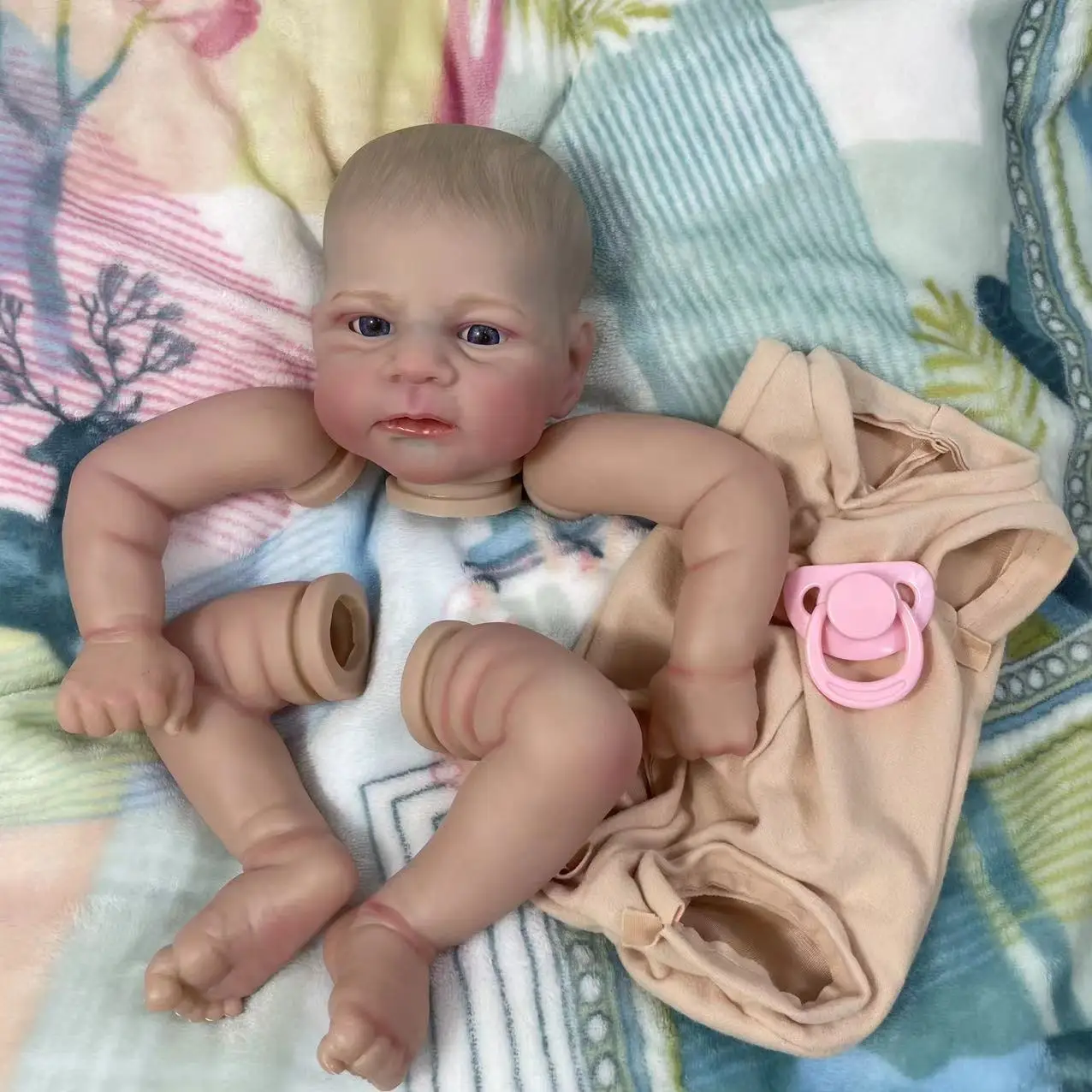 

Набор деталей для куклы-реборн MRB 17 дюймов, винил, окрашенный вручную, модель Элиах, реалистичная кожа с 3D-эффектом, видимые вены, тканевое тело.