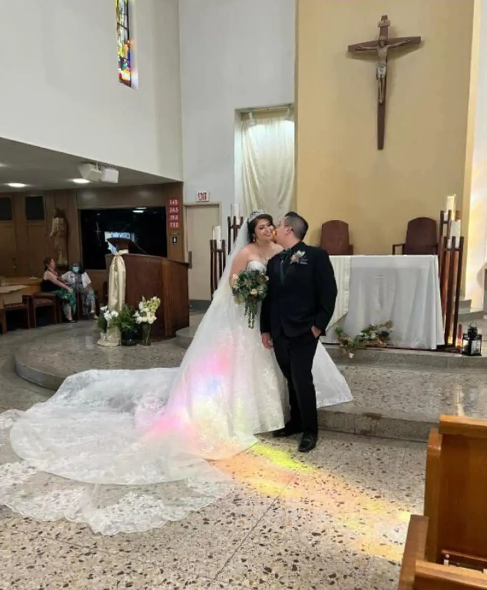 Thumbnail 2 - #72 Bridal Veils Price Drop Alerts