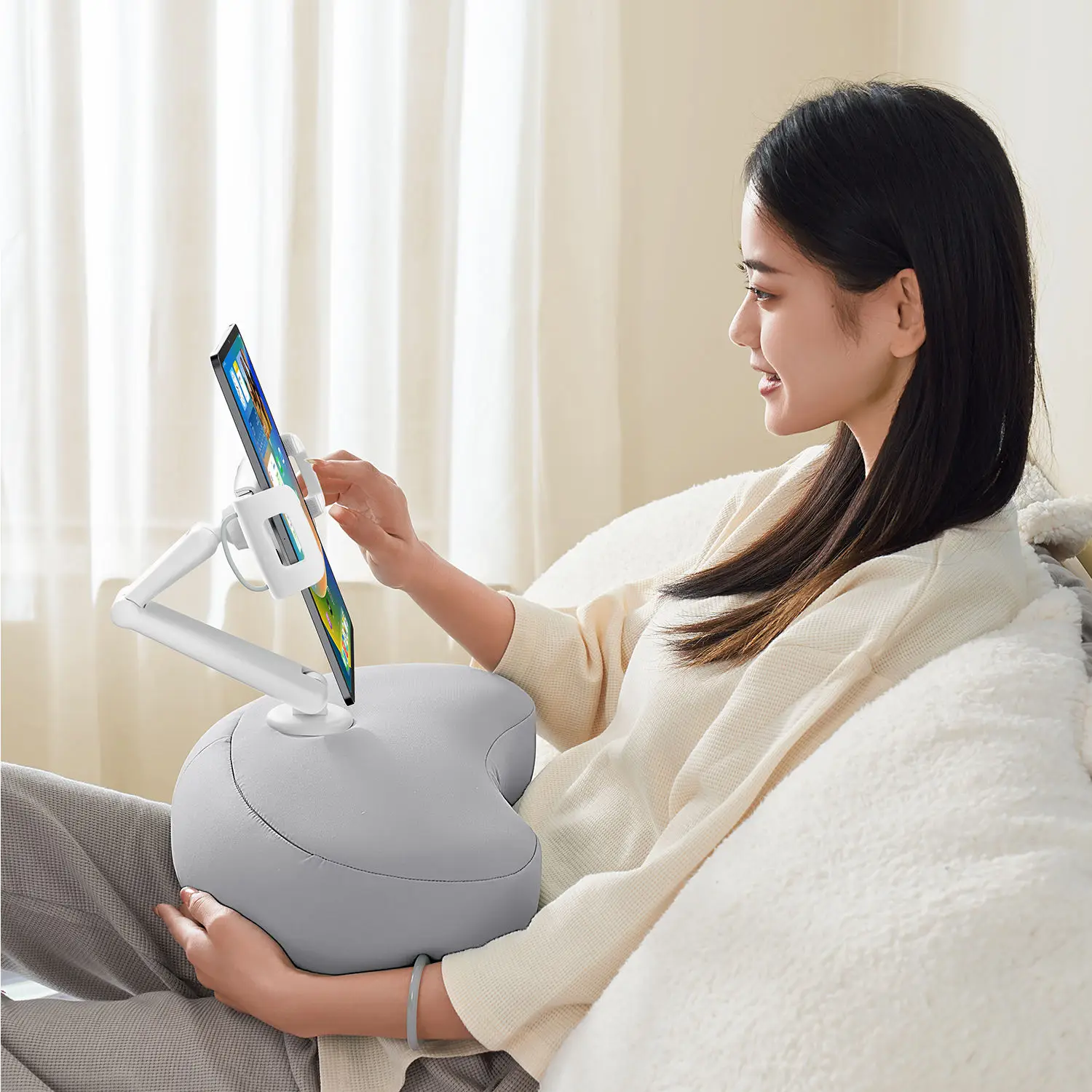 New tablet computer bracket ipad mobile phone pillow bracket bedside table sofa live landing bracket