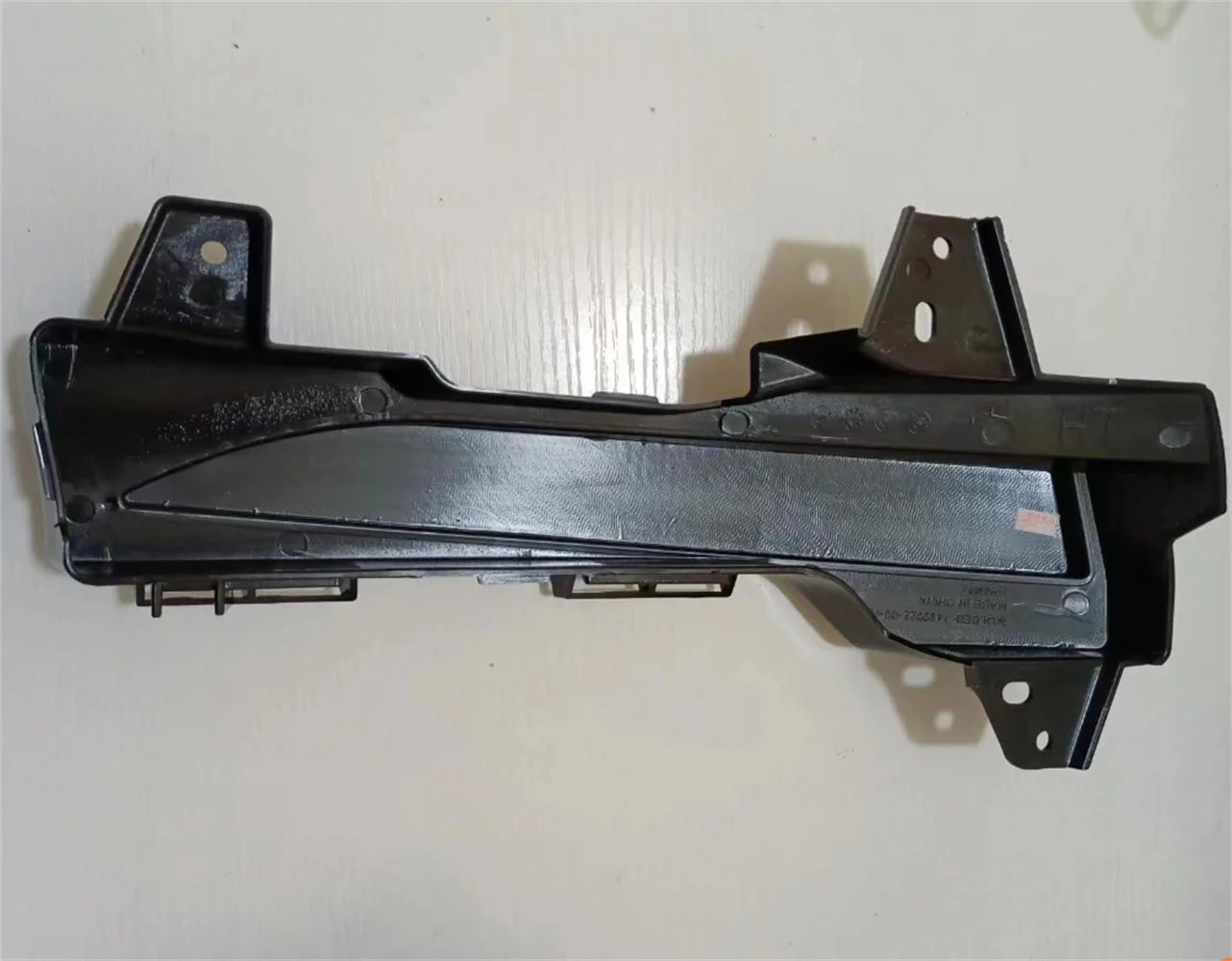 New applicable to Tesla Model 3 MODEL Y Aperture free fog lamp frame 1490022-00-A on the left and 1490023-00-A on the right