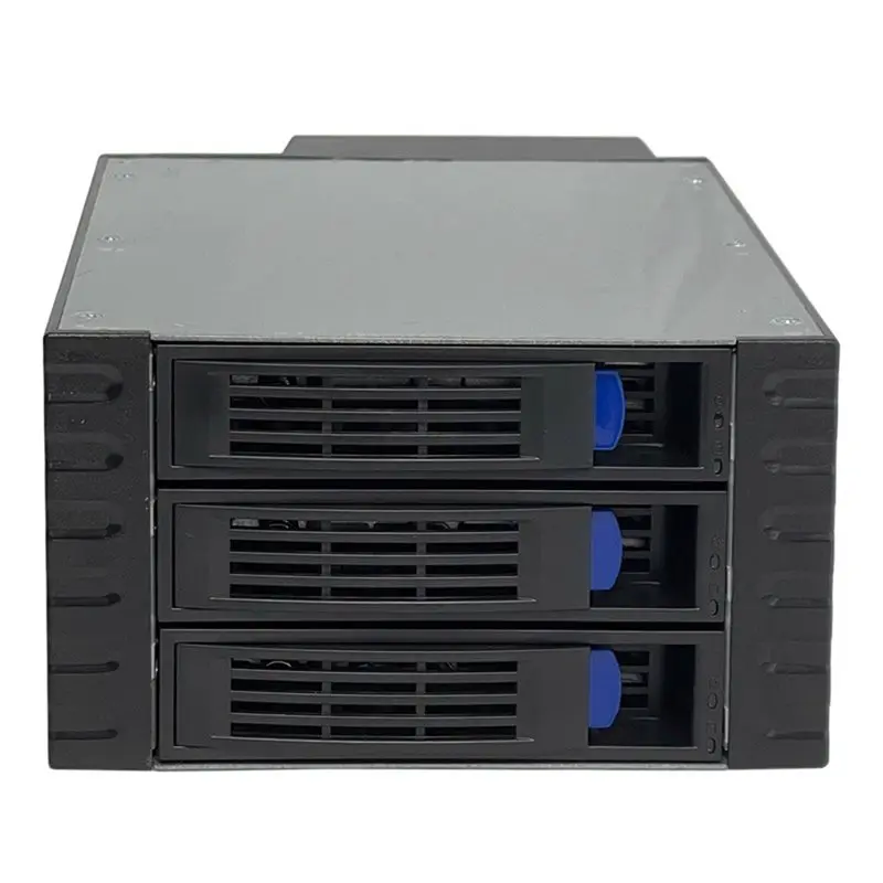 GIFTHot-Swappable Hard Disk Cage With Chassis 2 Optical Drive Expansion 3 3.5-Inch HDD Backplane Fan Included