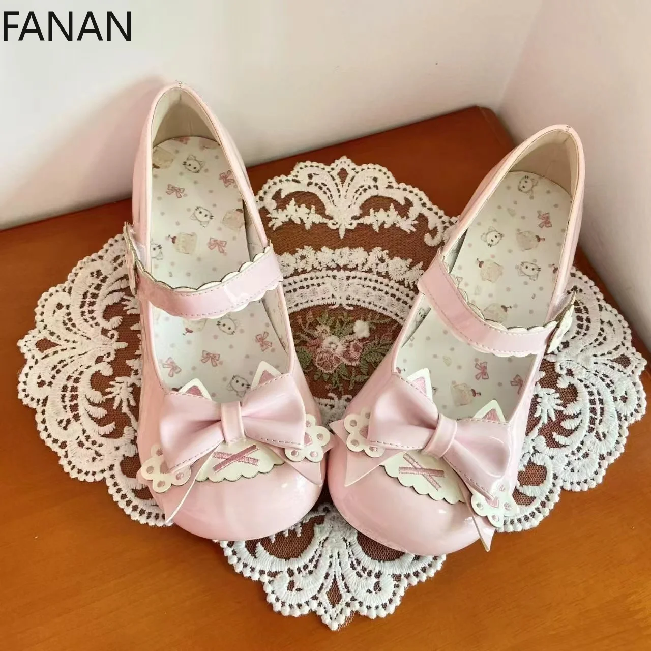 

2025 New Kawaii Lolita Platform Women's Shoes Flat Cat Claw Mary Jane Round Head Shoes for Women Casual Sweet High Heels Pumps