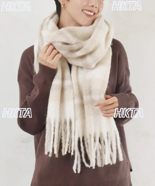 

Японский мохеровый шарф из петлевой пряжи для девочек, новинка зимы 2025 года, клетчатый студенческий стиль, универсальный теплый кашемировый шарф для пары, шаль для женщин