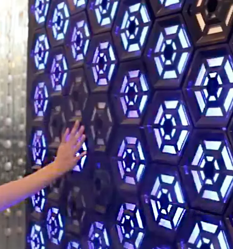 وحدة LED تعمل باللمس على شكل قرص العسل التفاعلية مستشعر الأشعة تحت الحمراء التعريفي تأثير تموج الماء ضوء تركيب ديكور المنزل