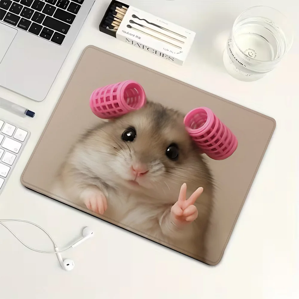 

Curly-haired hamster Small Mouse Pad Rubber Gaming Mouse Pad Mechanical Keyboard Mat PC Gaming Accessories Computer Desk Pad