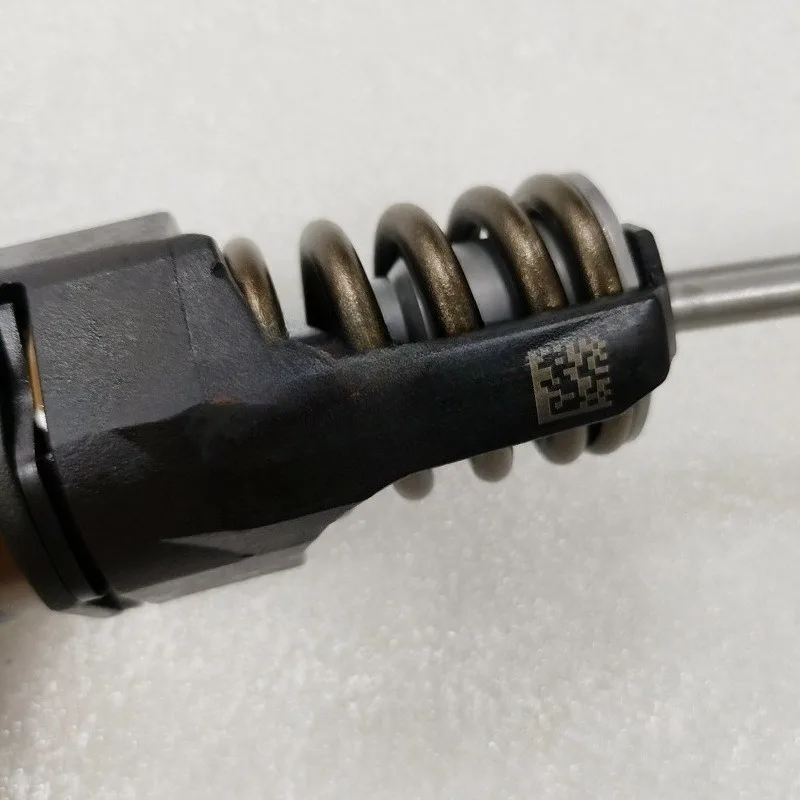 

1pcs Quality Supply Suitable for QSX15 Construction Machinery Diesel Engine Fuel Injector 4088301