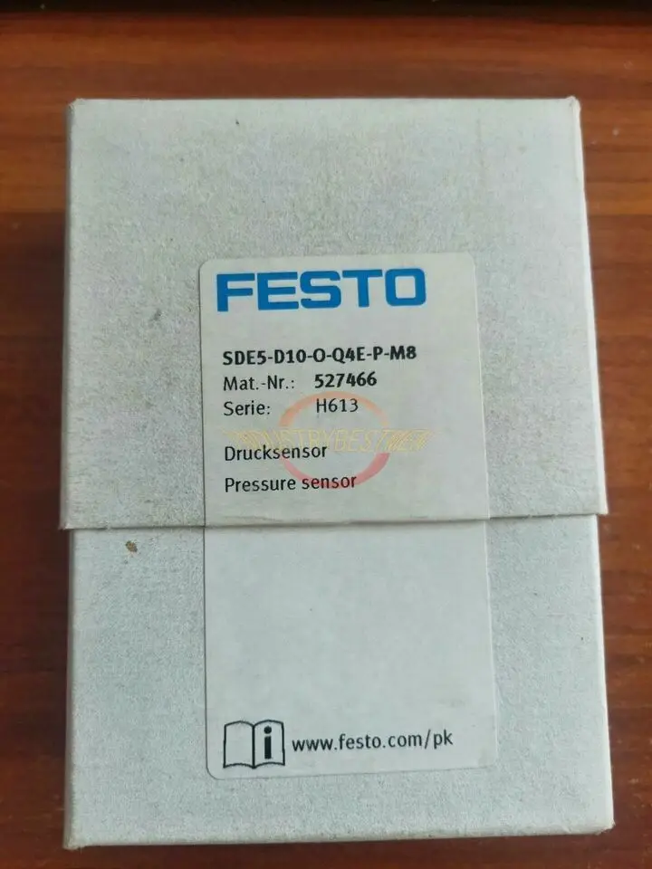 1PC NEW IN BOX FESTO pressure sensor 527466 SDE5-D10-O-Q4E-P-M8