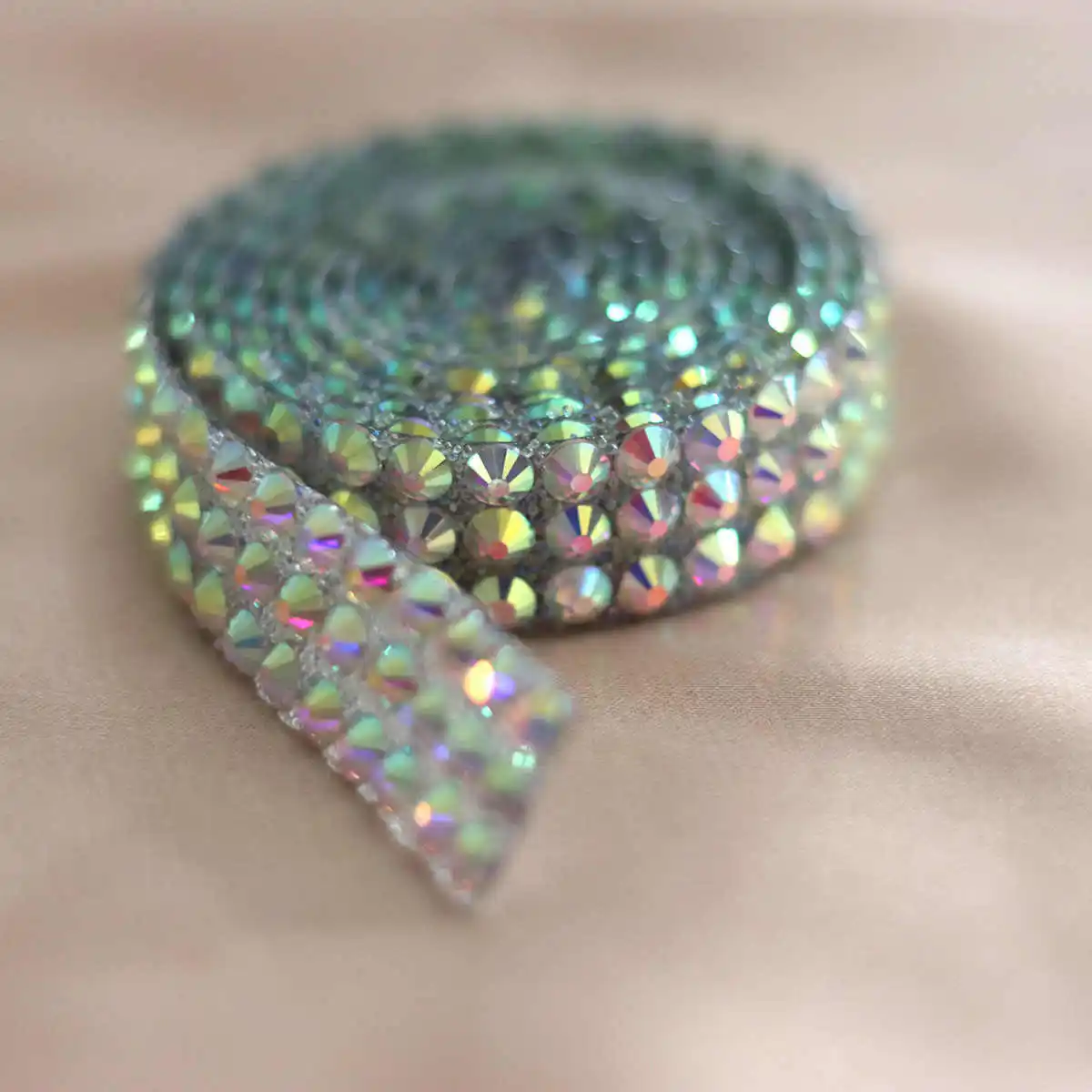 ホワイト AB カラーガラスラインストーンチェーン DIY ダンス服の襟 & 靴の装飾ホットメルト接着剤アイロンプレス