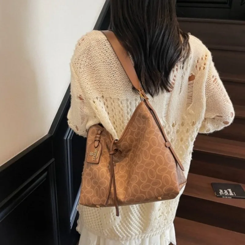 

Women's Casual Crossbody Bag Comfortable Design For Daily Wear And Regular Use Easy Going