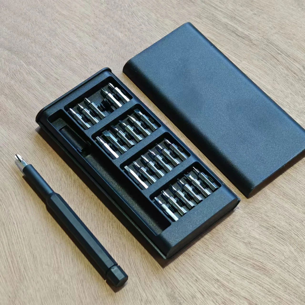Jeu de 24 tournevis de précision, adaptés au démontage de téléphones portables, ordinateurs domestiques, formes en forme de croix et irrégulières