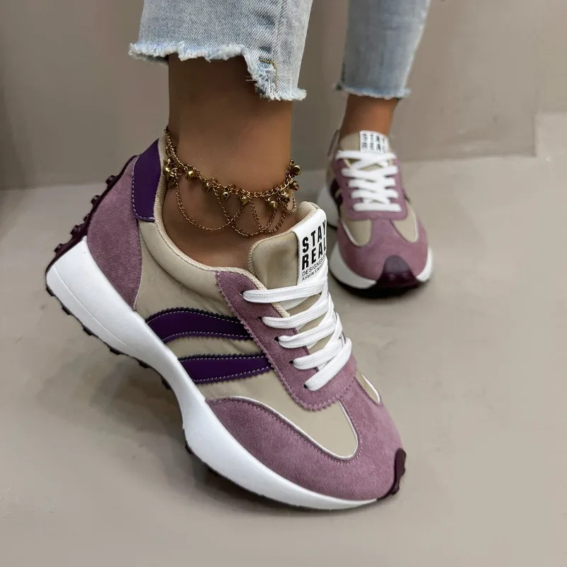

2026 New Women's Sports Shoes Thick-soled Casual Lace-up Sports Shoes Autumn Lightweight Soft-soled Outdoor Vulcanized Shoes