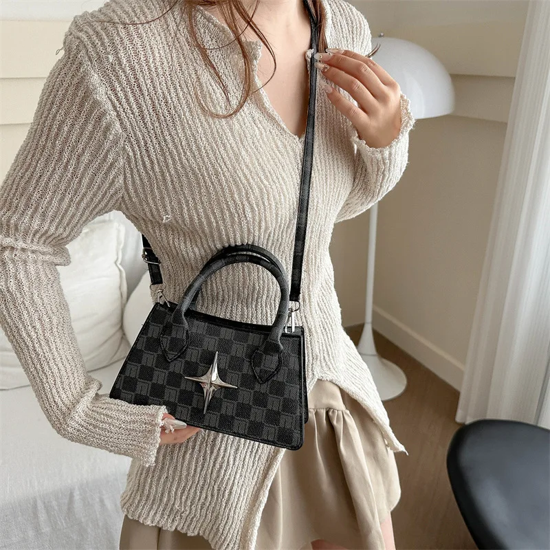 

2024 New Fashionable Women's Grid Printed Commuter Fashion Texture Simple Single Shoulder Crossbody Bag