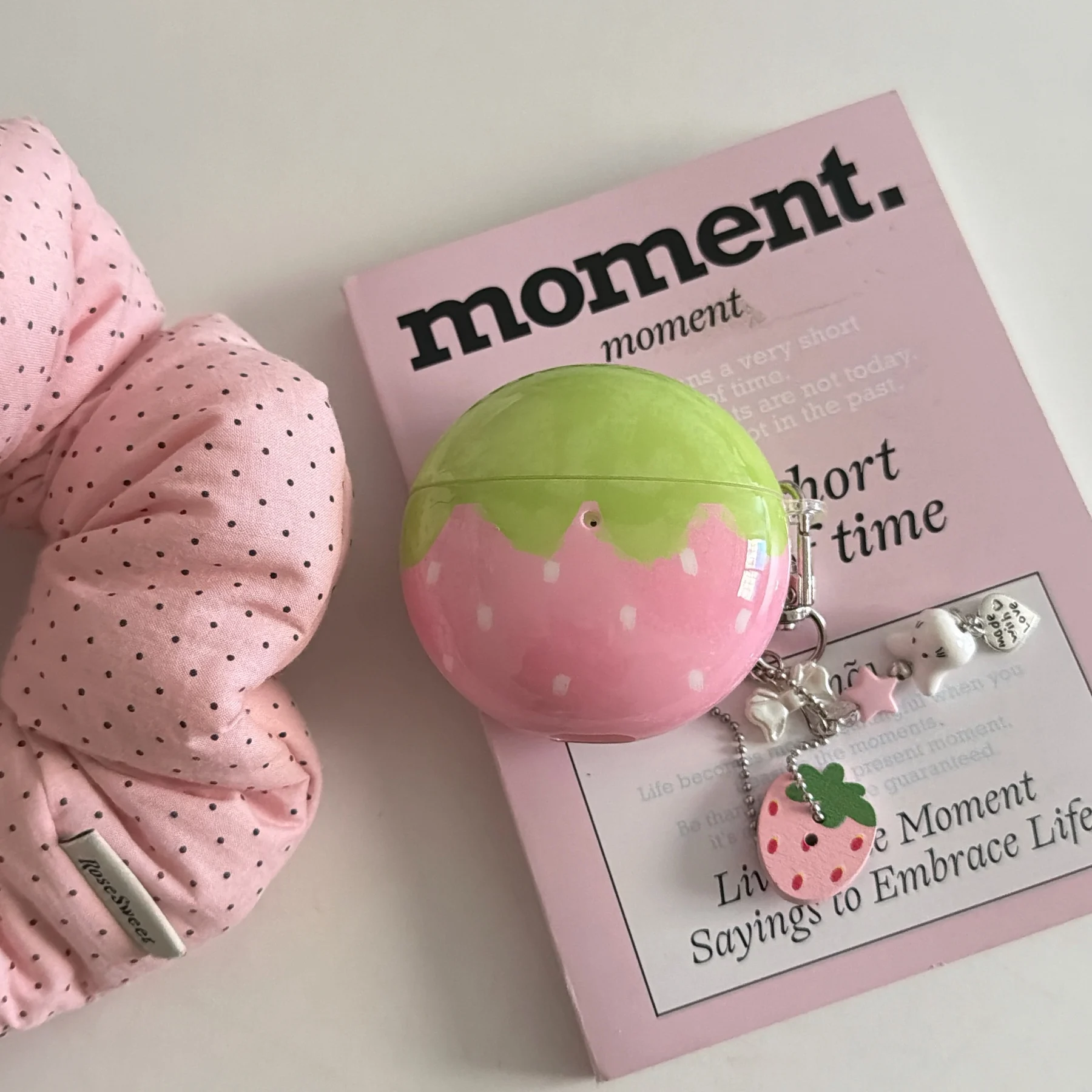 

Cute Lovely Polka Point Strawberry Glossy Earphones Cover Case for Huawei FreeBuds 7i 5i 6i se2 se3 FreeCip 2 with Charm Pendant