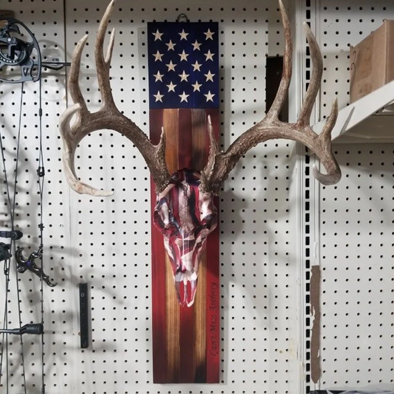 European Deer Mount Plaque, Prey Display Rack, Home Decoration,Wooden Background Stars and Stripes Patterns,Home Decor in Stock