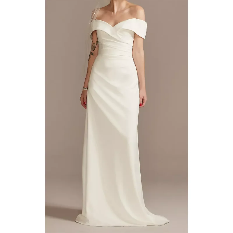 Woman's Soft White Sheath Wedding Dress With Off Shoulder V-Neck Sleeveless For Bride Gown