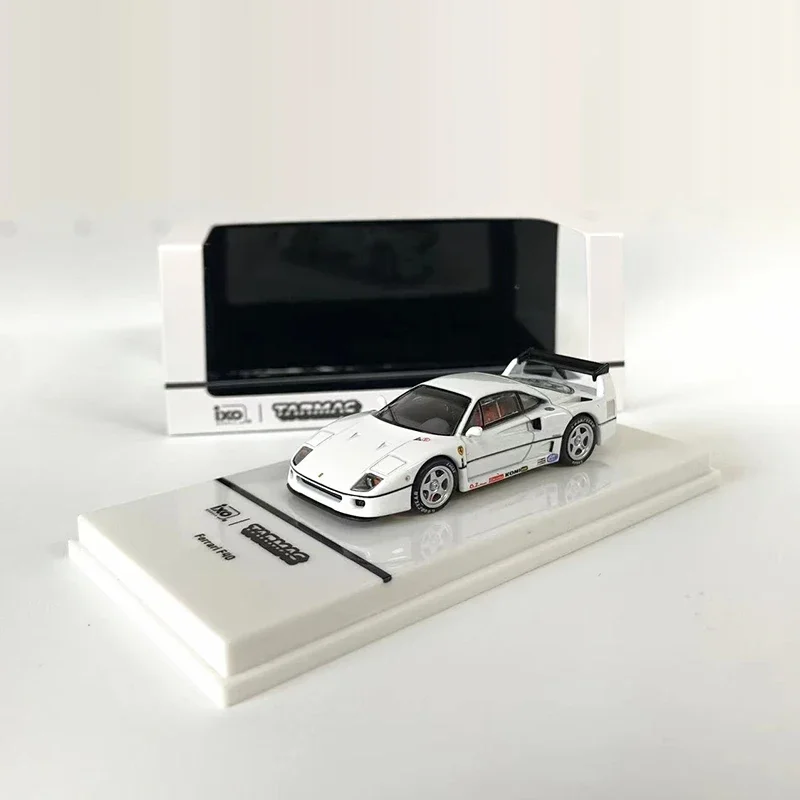 

Tarmac Works 1:64 Model Car F40 Lightweight Alloy Die-Cast Sport Vehicle Display -White