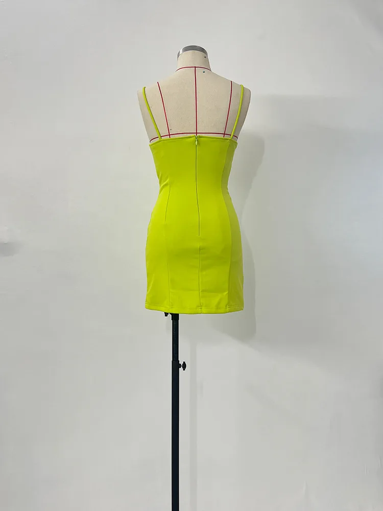 ชุดเดรสสั้นรัดรูปทรงเอ สีเขียว สายเดี่ยว ประดับคริสตัล โชว์หลัง สำหรับงานเลี้ยงกลางคืน