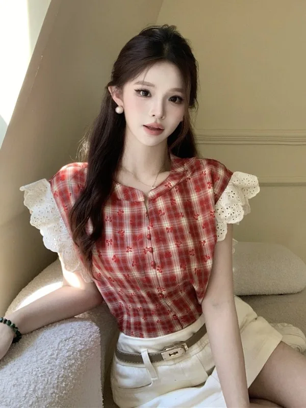 

Retro Plaid Embroidered Shirt Women's Summer New Waist Cinching Slimming Lace Splicing Small Flying Sleeve Anti-Aging Top