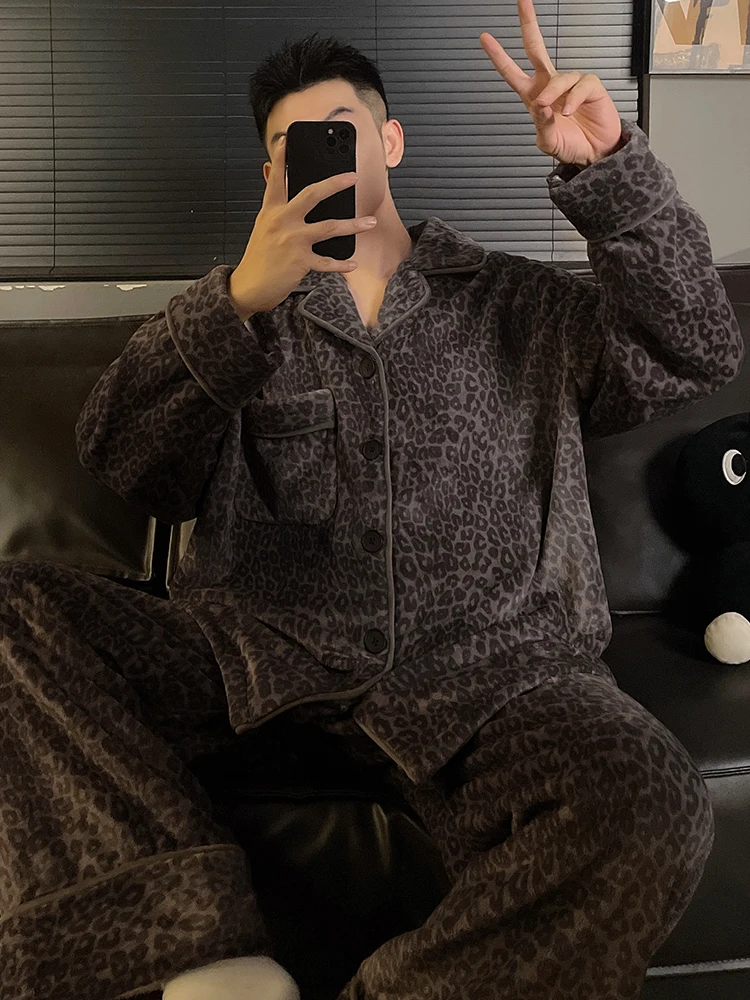 

DAIMELU Coral fleece flannel male pajamas men's sleepwear set winter thickened warm leopard print high-end boy loungewear suit