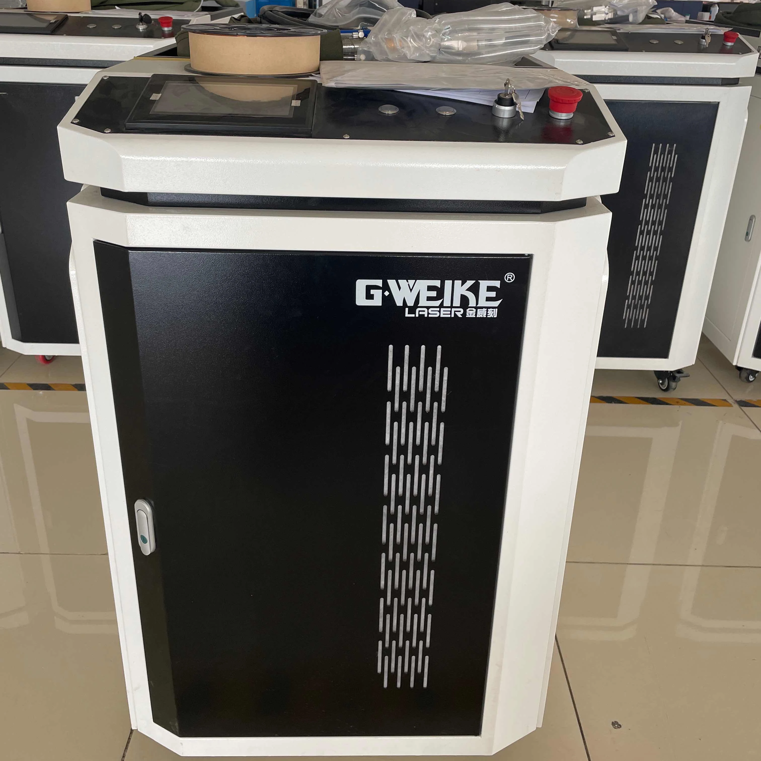 

GWEIKE Hand Held Fiber Laser Welding Machine 1000W 1500W 2000W