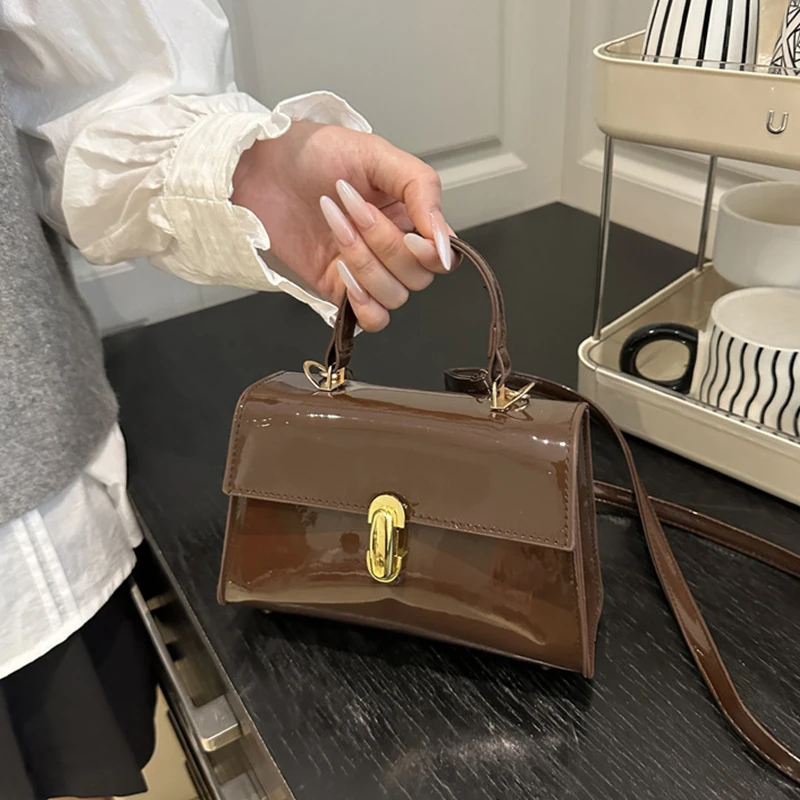 Fashionable Street-Style Square Handbag for Women Single-Shoulder Crossbody Lock Buckle Pure Color Versatile PU Leather Bag