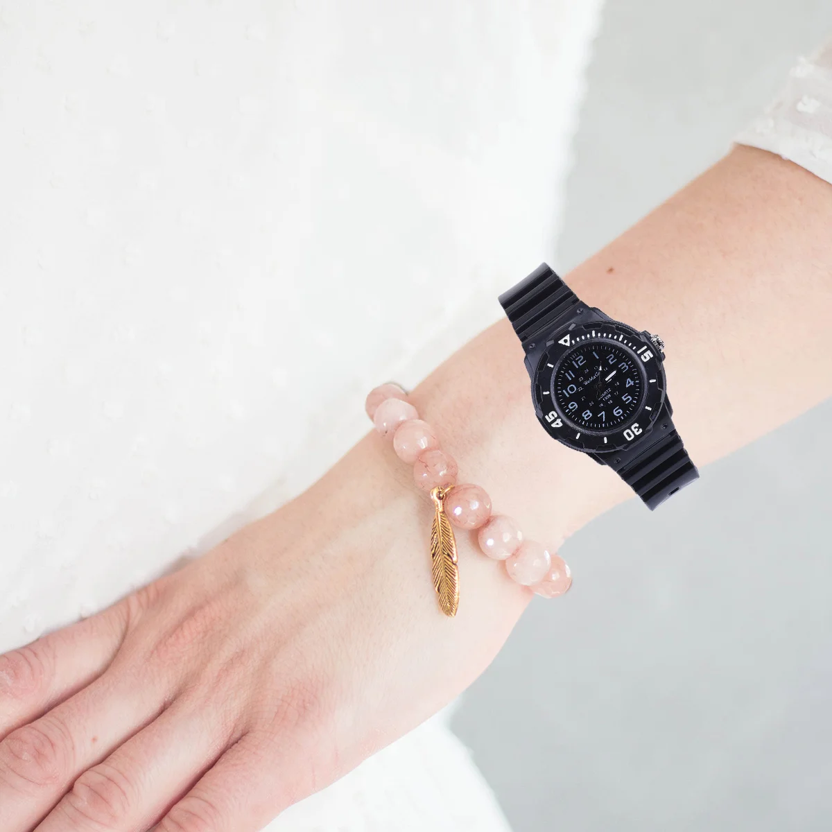 Black Children Quartz Watch Silicone Band Fashion Sports Watches Boys Girls Kids Quartz Watch Arabic Numerals Durable Material