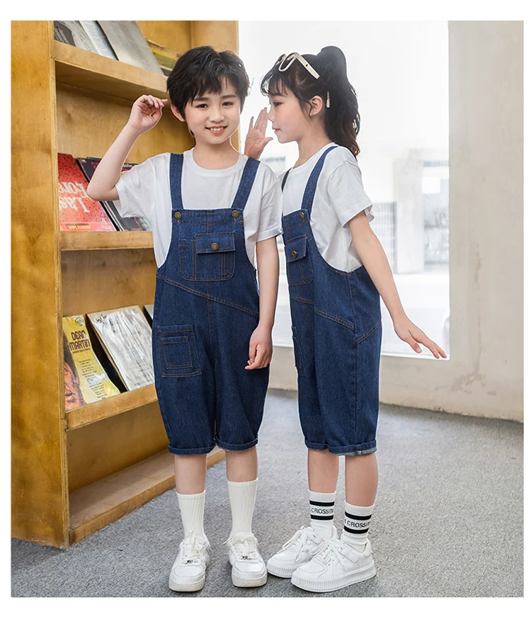 Elegante Kinder-Jeans-Overalls in Blau mit Taschen für den Alltag, Sommerkleidung für Jungen und Mädchen. – Detail 4