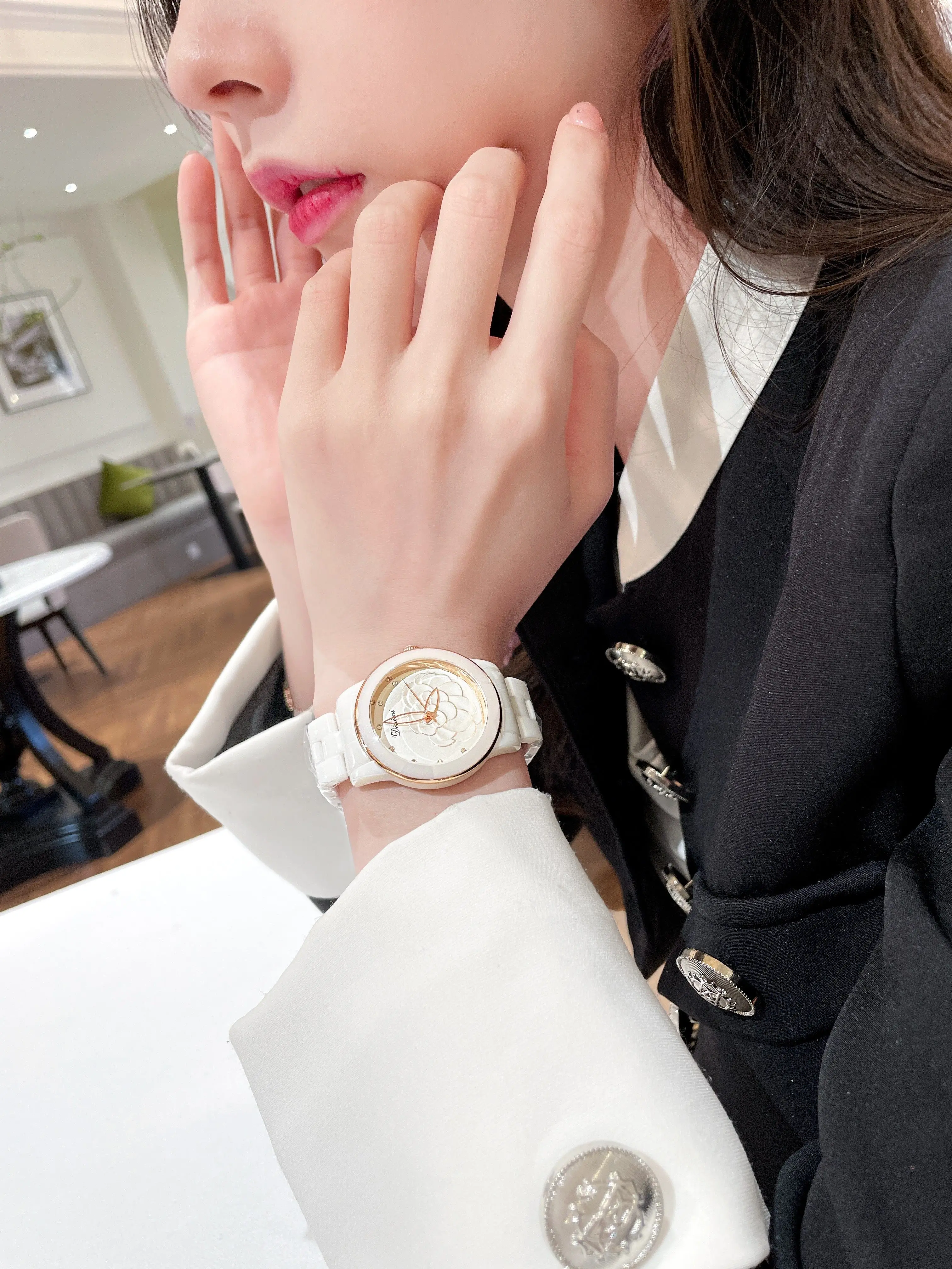 New Fashionable and Luxurious Women's Watches Unique Watches Women's Accessories Gifts for Women Fashionable Quartz Watches