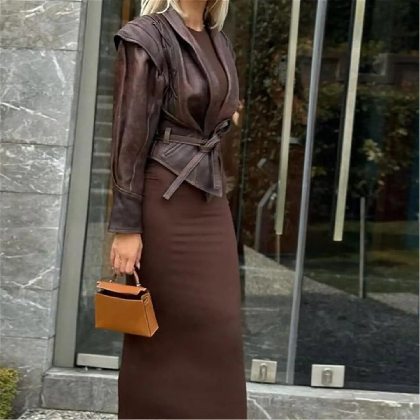 Cappotto Jaet retrò in ecopelle con cintura Capispalla lungo con colletto rovesciato per donna Autunno 2024 Materiale PU transfrontaliero