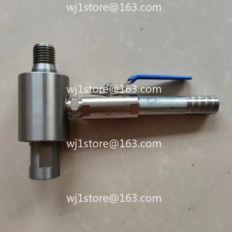 Special water injector for water drilling rig, thickened main shaft to increase water volume