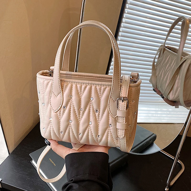 

Light Luxury Pleated Diamonds Square Handbag for Party French Elegant Women Commute Single Shoulder Crossbody Bags Trend