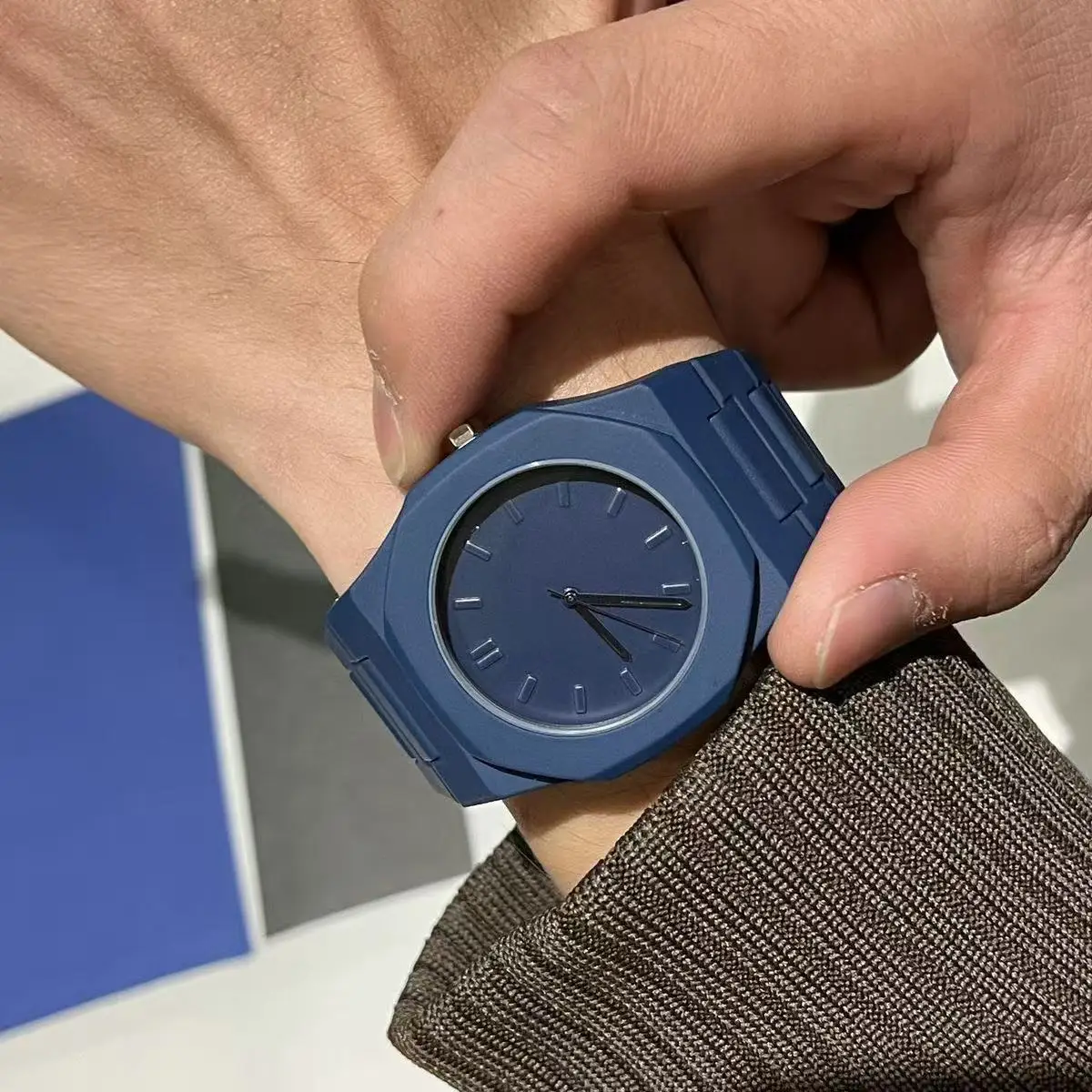 Blue sporty minimalist ultra-thin military jelly strap classic business watch