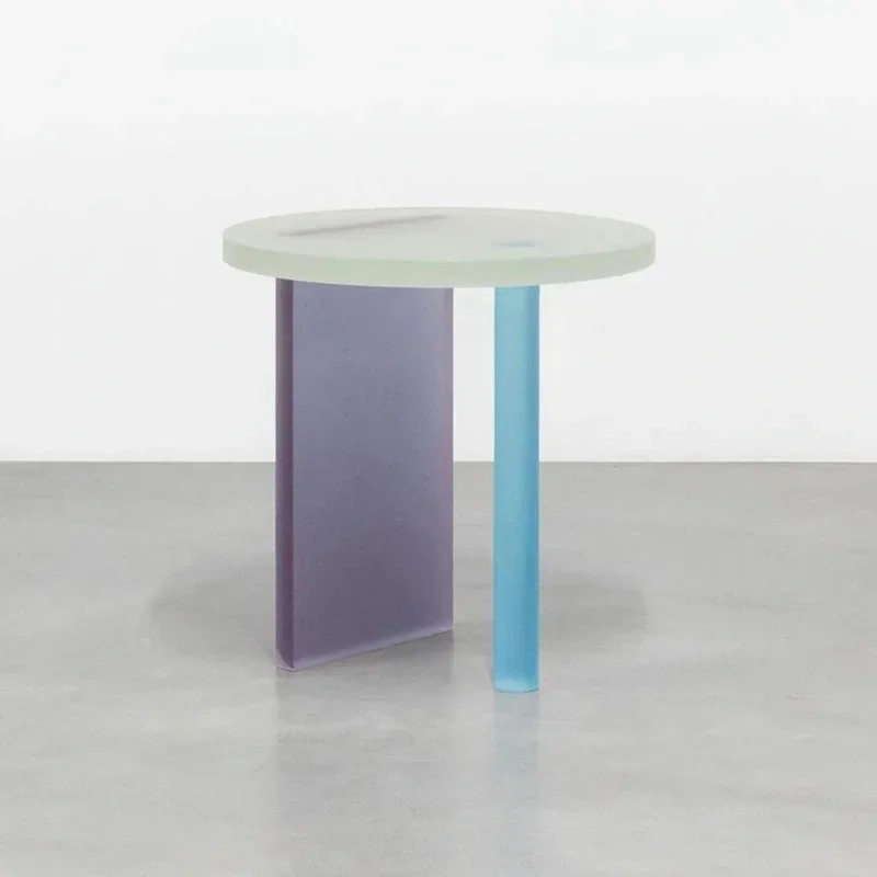 Petite table basse légère de luxe, maison moderne, villa