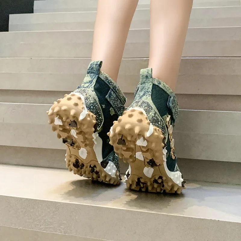 

Женские кроссовки со стразами, модная роскошная женская обувь со стразами, новинка 2025, уличная женская вулканизированная толстая подошва