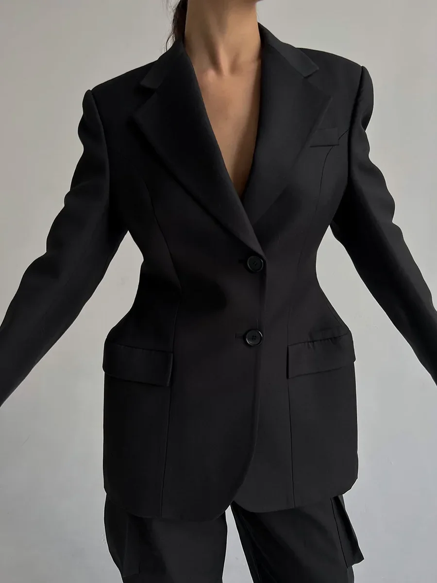 2024V Collar and Waist Cinching Suit for Women with A High-end and Slim Fit