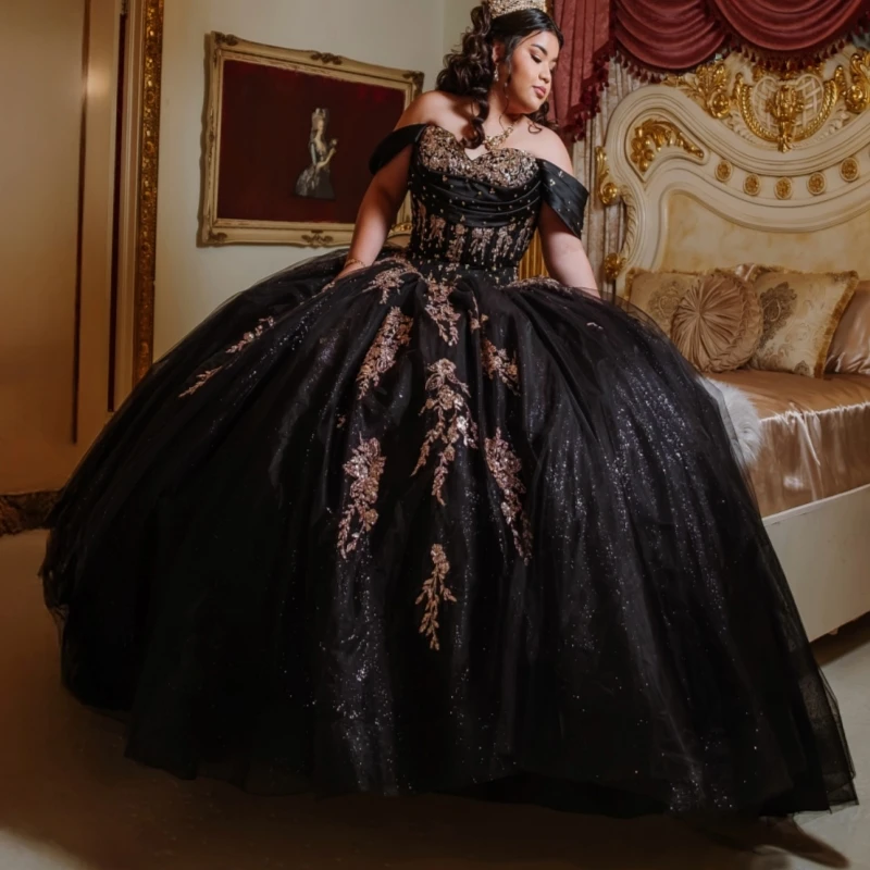 

Black Shiny Ball Gown Quinceanera Dresses Off The Shoulder Applique Lace Beads Bow Tull Party Birthday Sweet 16 Dress Vestidos