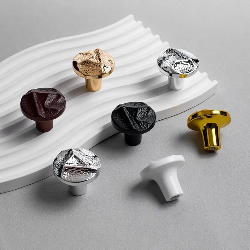 มือจับตู้แบบค้อนพลาสติก รูเดียว ลายนูน สำหรับตู้เสื้อผ้า ลิ้นชัก ตู้ ประตูเฟอร์นิเจอร์ ขนาดเส้นผ่านศูนย์กลาง 32 มม.