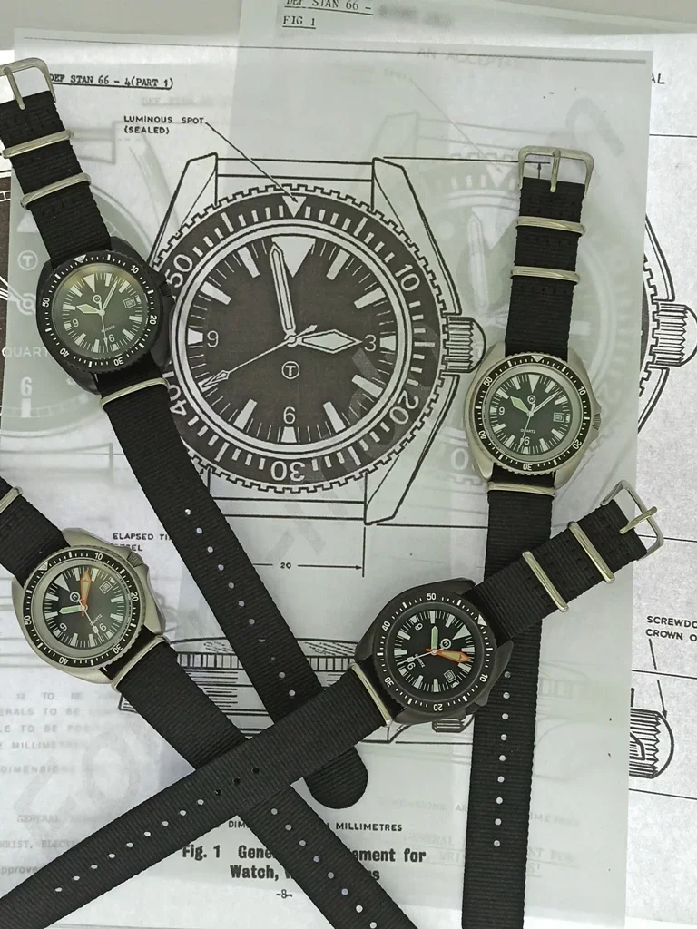 The latest  diving quartz military watch 300M new version orange surface black surface hand