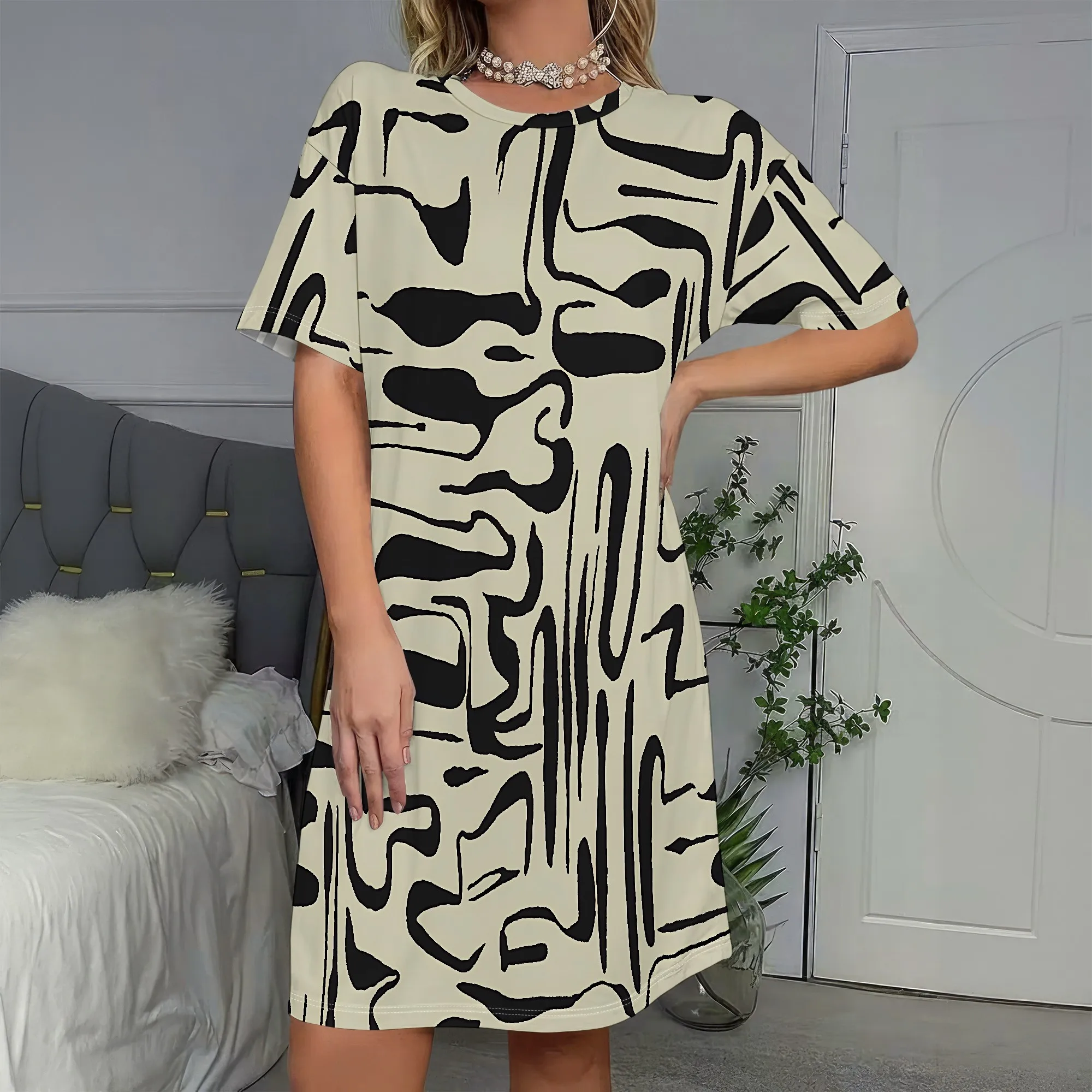 

Abstract Art Print Short Sleeve Dress, Modern Graphic Pattern Tee Shirt Dress, Casual Loose Fit Tunic for Women S-2XL