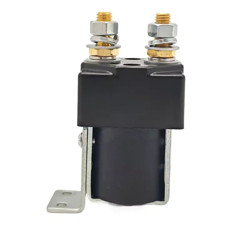 Design of 24V coil arc prevention for DC traction reversing contactor