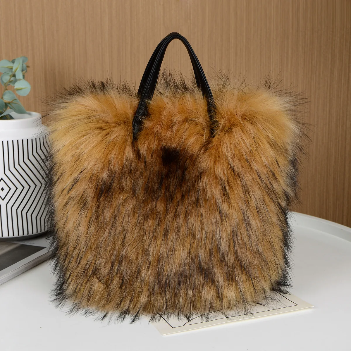 Winter Trendy Women's Faux Fur Tote Bags Luxury Designer Plush Spliced Pu Leather Handbg Solid Color Soft Fluffy Shoulder Bag