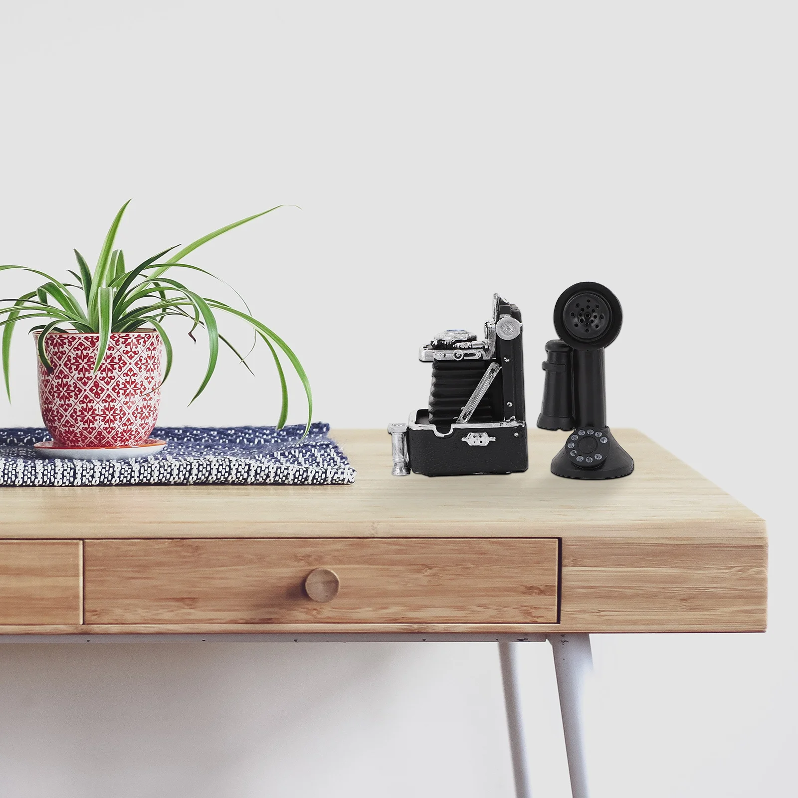 

1 комплект, мини-ретро-камера, телефонные модели, прочные изделия из смолы, мини-пейзаж, украшение, реквизит для фотосъемки, реалистичная модель камеры