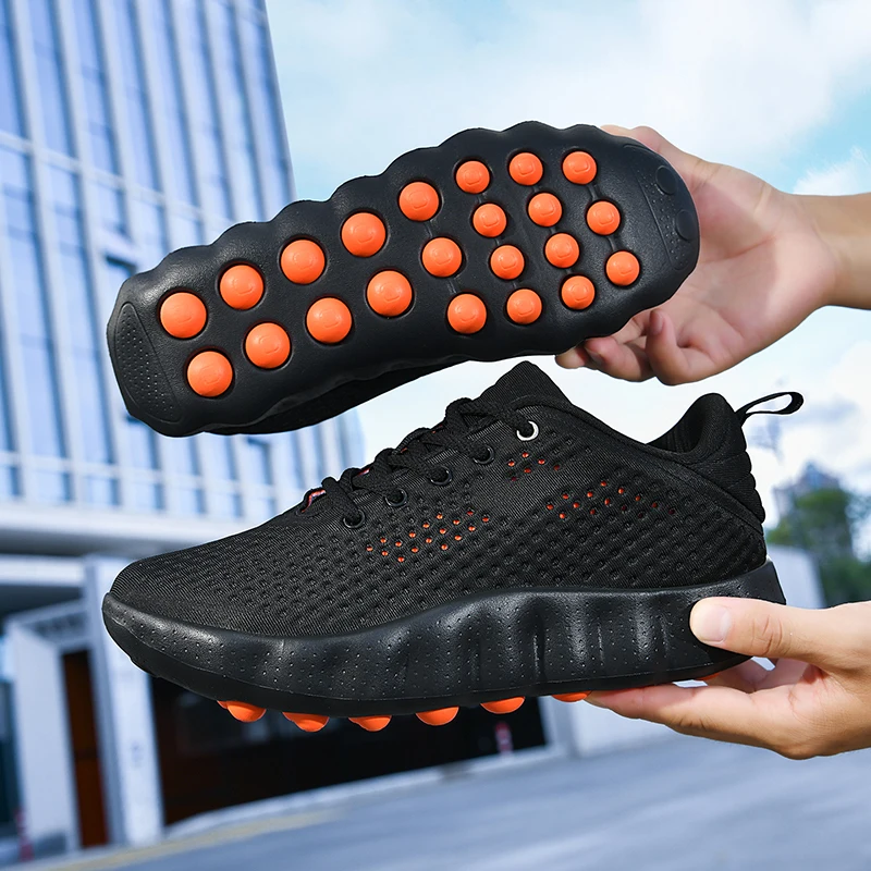 High-end sports shoes with foot sensation massage feature, comfortable and breathable running shoes, trendy and versatile.