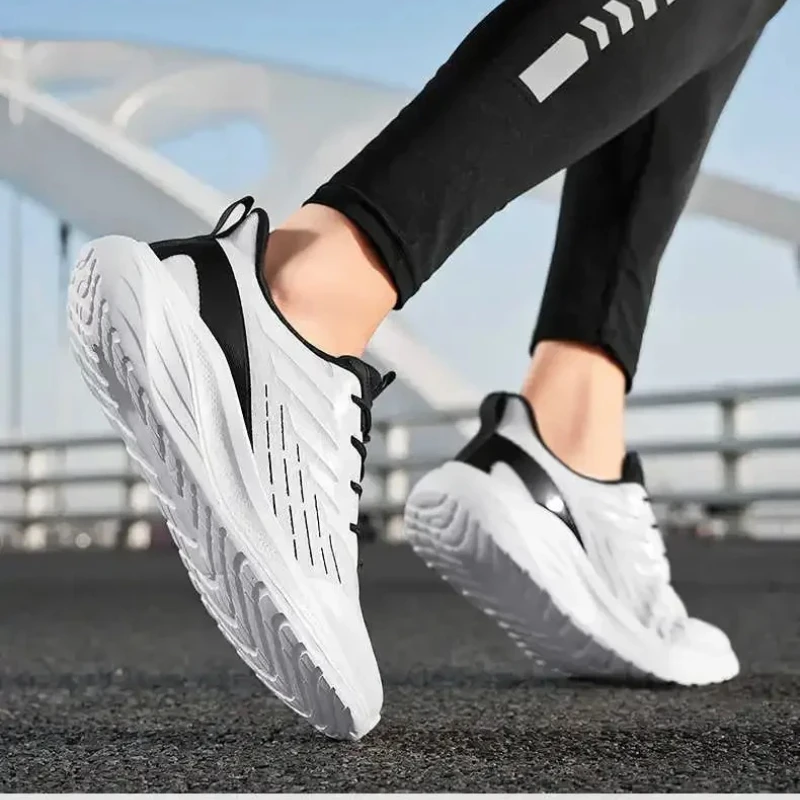 

Новые высококачественные весенне-летние кроссовки с дышащей сеткой и круглым носком на плоской подошве с низким берцем на шнуровке для мужской повседневной одежды